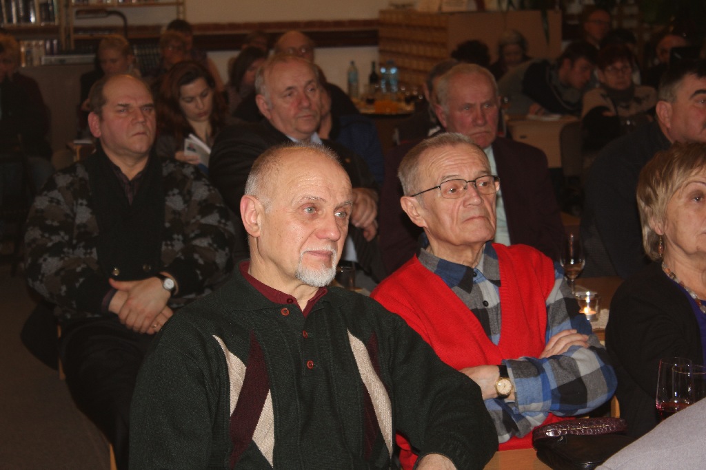 Legnickie pomniki i tablice mają swoją publikację