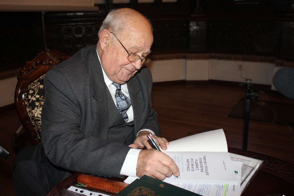 Legnickie pomniki i tablice mają swoją publikację