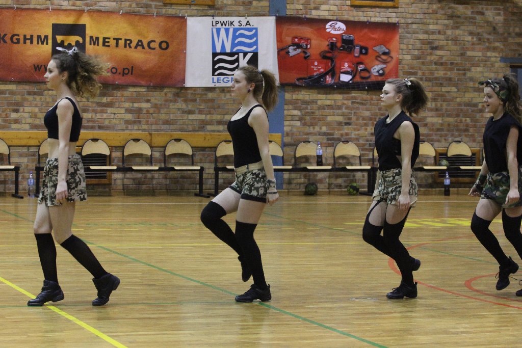 Występ zespołu tanecznego FLESZ