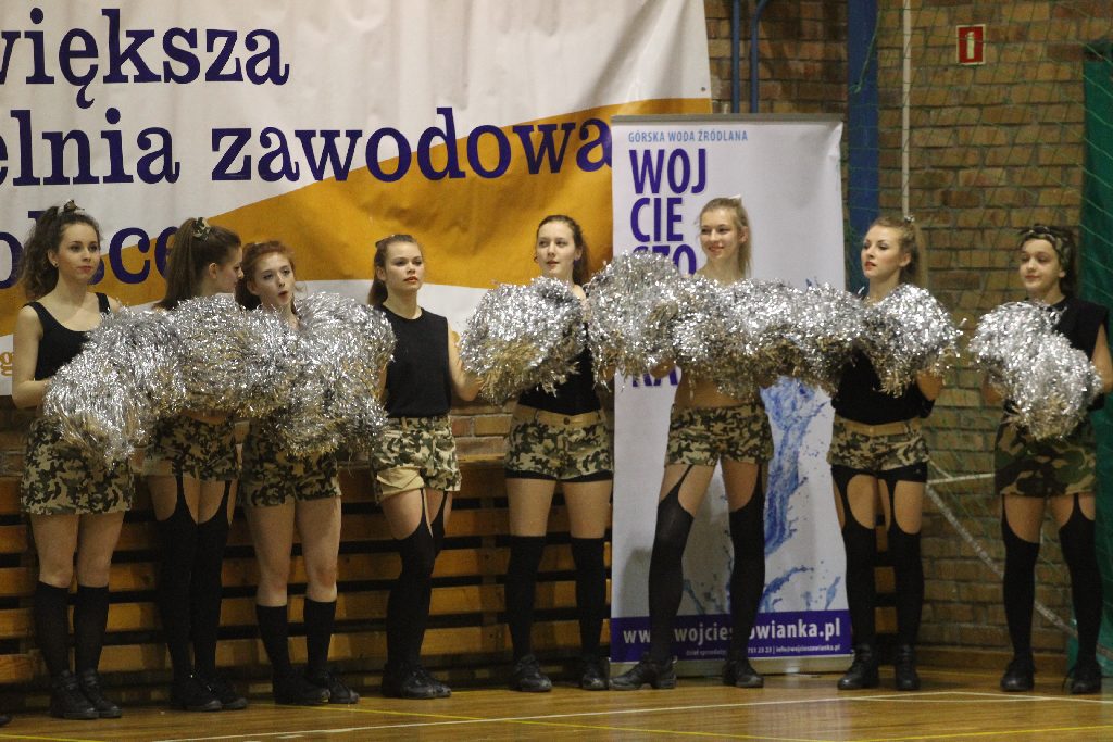 Występ zespołu tanecznego FLESZ