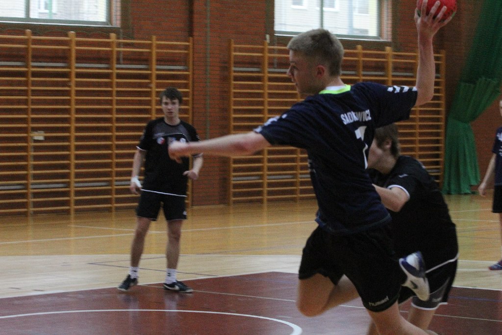 Liga młodzików: MSPR Siódemka Legnica - UKS Dziewiątka Legnica 22:30.