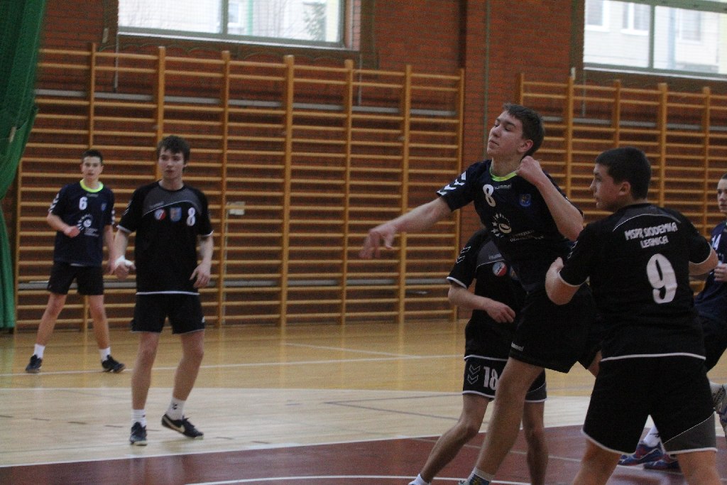 Liga młodzików: MSPR Siódemka Legnica - UKS Dziewiątka Legnica 22:30.