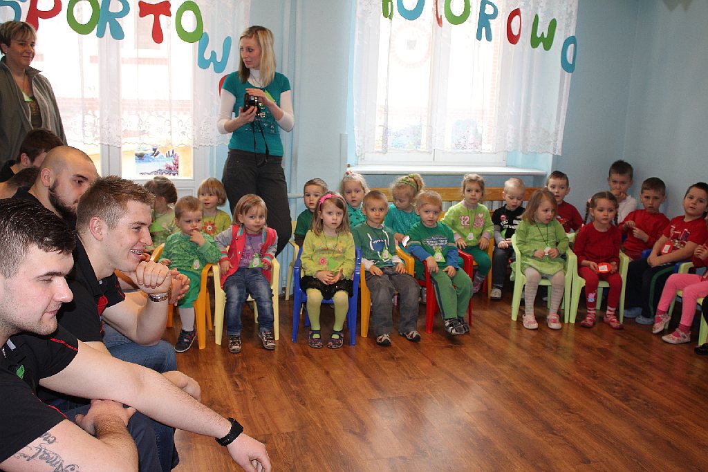 Szczypiorniści Siódemki Miedź w przedszkolu