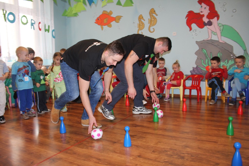 Szczypiorniści Siódemki Miedź w przedszkolu