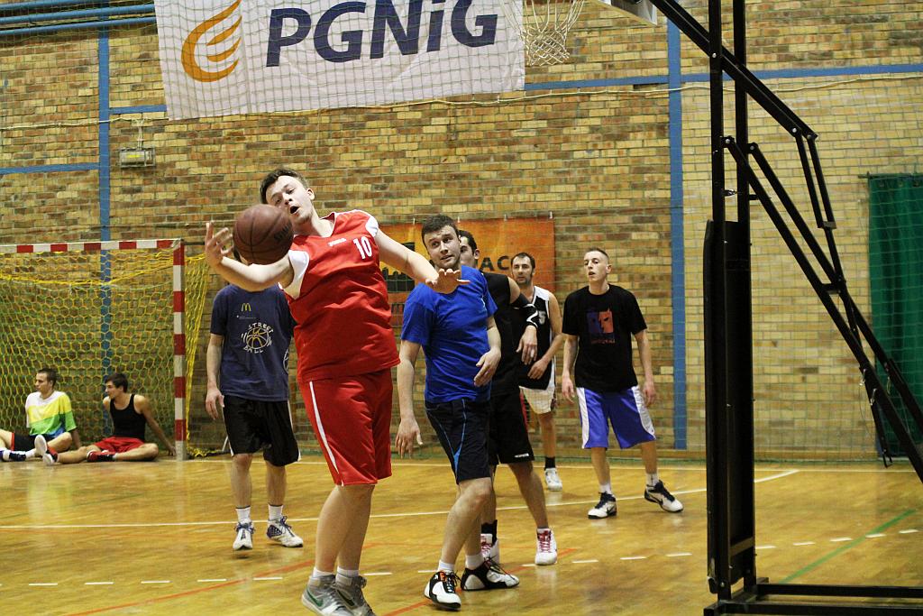 Turniej trójek koszykarskich