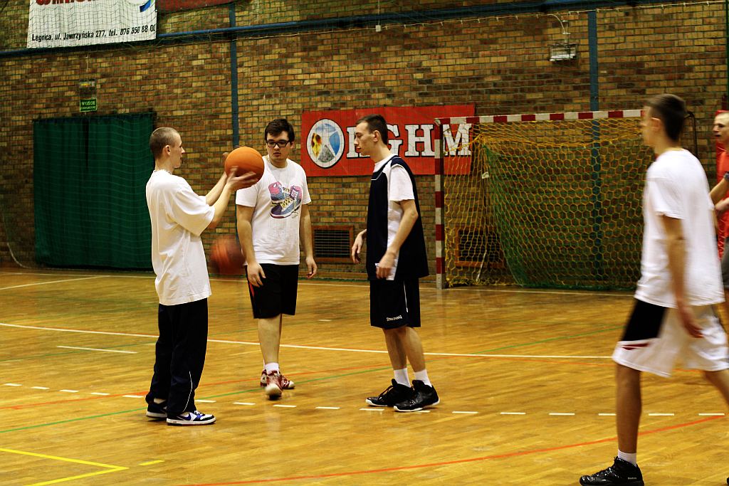 Turniej trójek koszykarskich