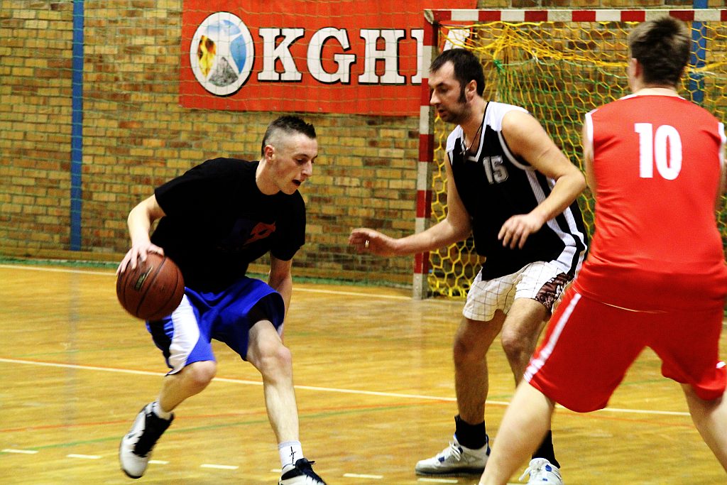 Turniej trójek koszykarskich