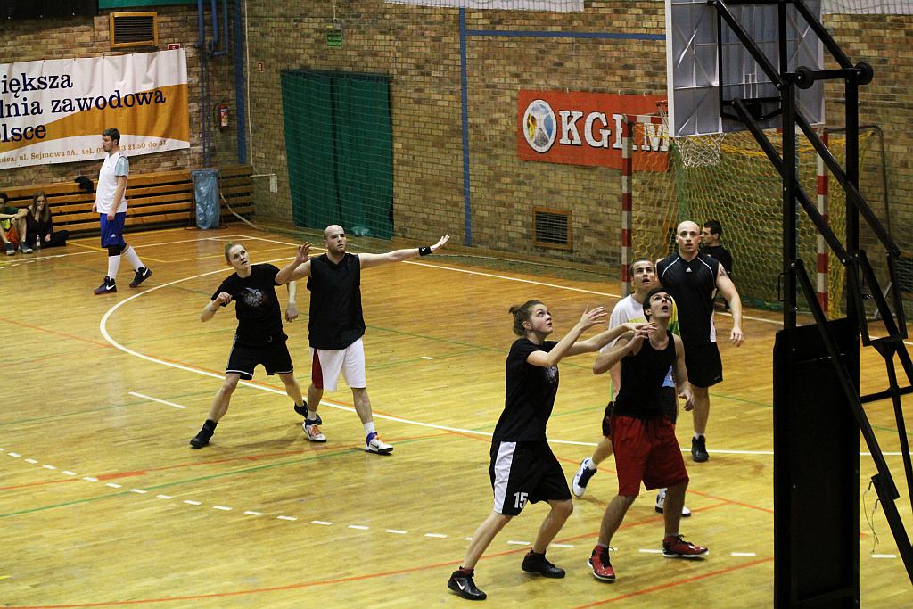 Turniej trójek koszykarskich