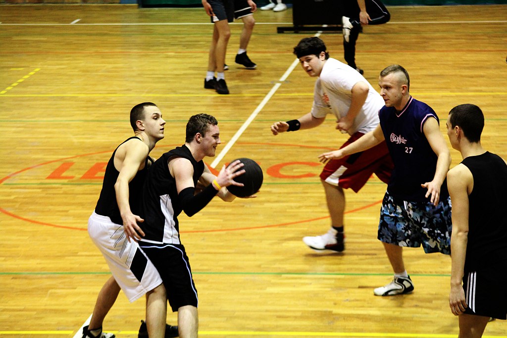 Turniej trójek koszykarskich