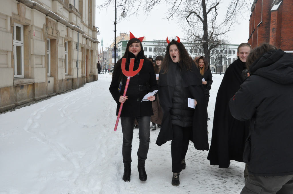 Happeningiem zachęcali do „Matki Joanny od Aniołów”