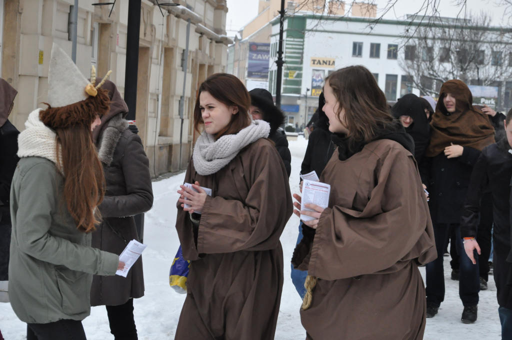 Happeningiem zachęcali do „Matki Joanny od Aniołów”