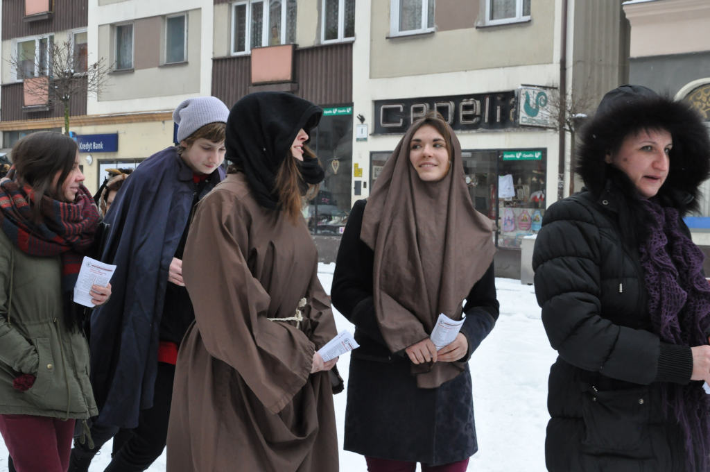 Happeningiem zachęcali do „Matki Joanny od Aniołów”