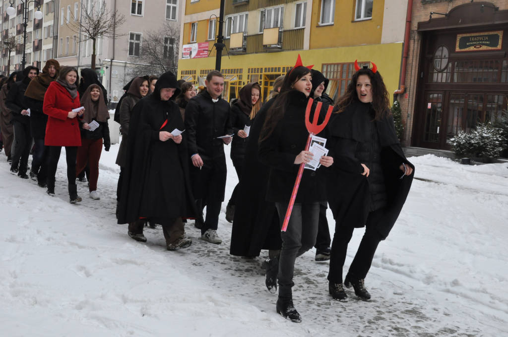 Happeningiem zachęcali do „Matki Joanny od Aniołów”