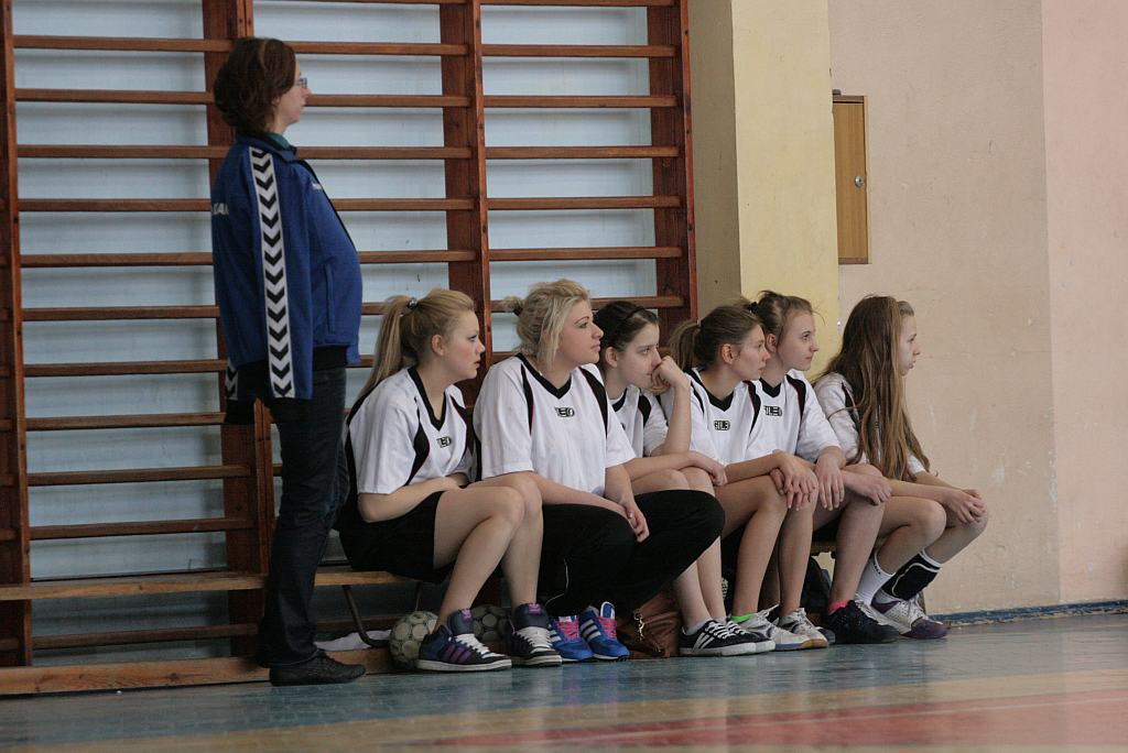 Dziewczęta z Gimnazjum nr2 najlepsze w piłce ręcznej - finał