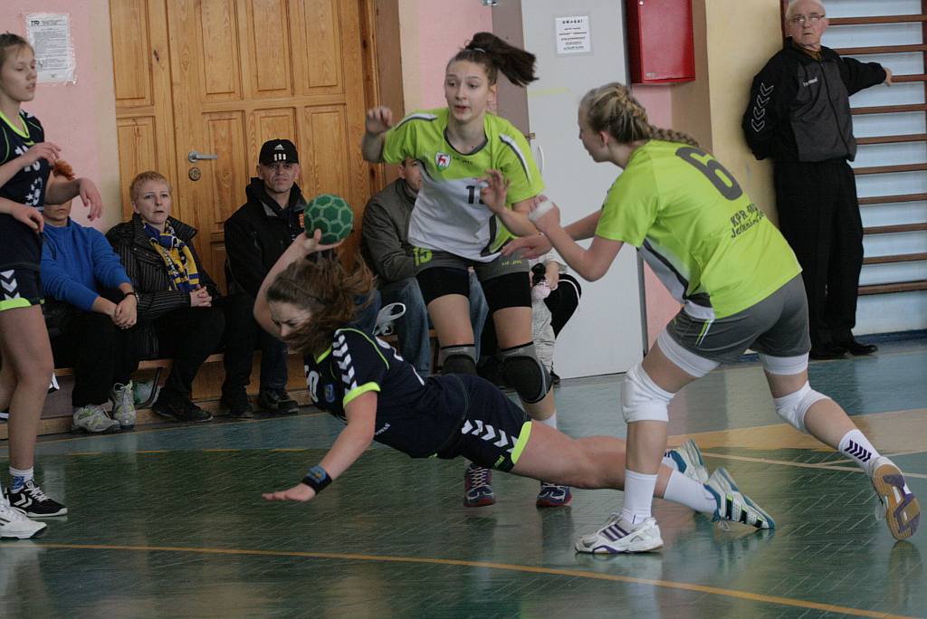Młodziczki: UKS Dziewiątka Legnica – KPR Jelenia Góra 21:28
