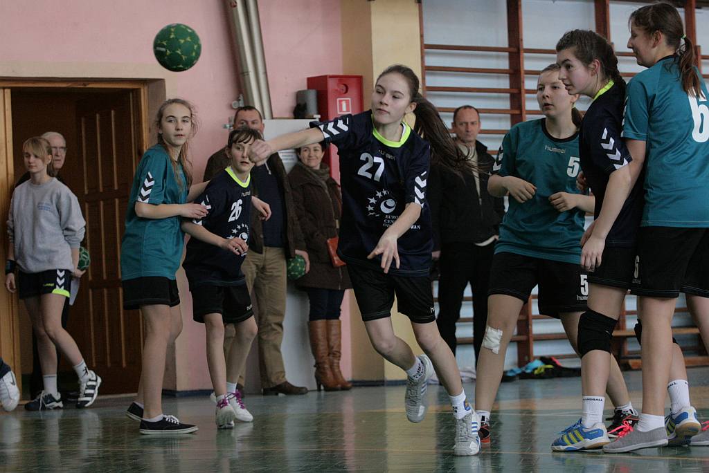Dziewczęta: UKS Dziewiątka Legnica – Jedynka Ziębice 24:13