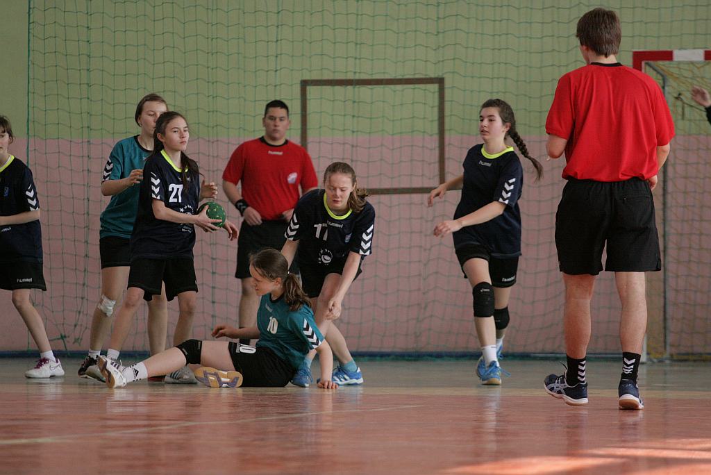 Dziewczęta: UKS Dziewiątka Legnica – Jedynka Ziębice 24:13