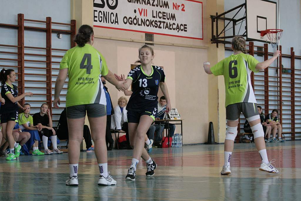 Młodziczki: UKS Dziewiątka Legnica – KPR Jelenia Góra 21:28