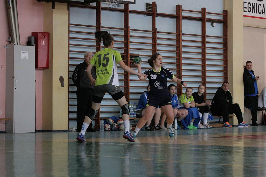 Młodziczki: UKS Dziewiątka Legnica – KPR Jelenia Góra 21:28