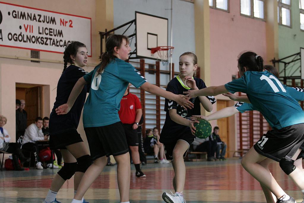 Dziewczęta: UKS Dziewiątka Legnica – Jedynka Ziębice 24:13