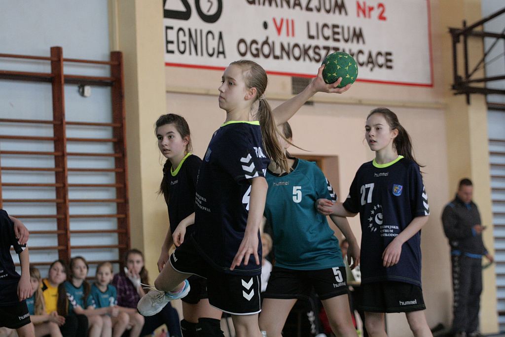 Dziewczęta: UKS Dziewiątka Legnica – Jedynka Ziębice 24:13