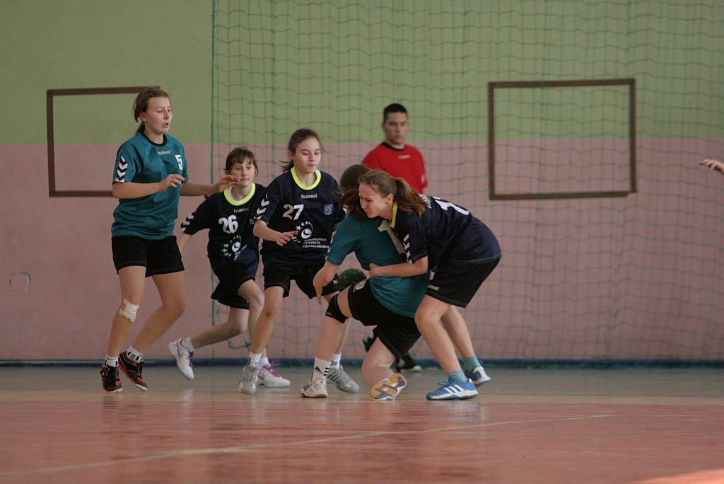 Dziewczęta: UKS Dziewiątka Legnica – Jedynka Ziębice 24:13