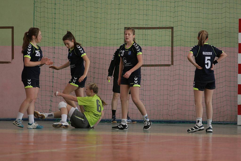 Młodziczki: UKS Dziewiątka Legnica – KPR Jelenia Góra 21:28