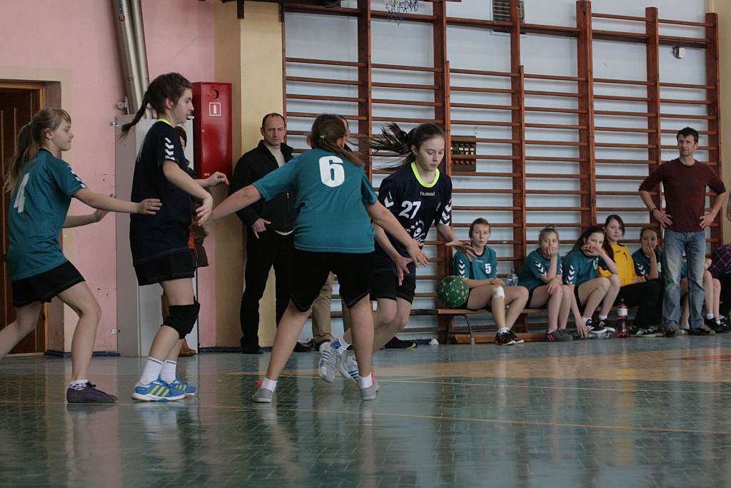 Dziewczęta: UKS Dziewiątka Legnica – Jedynka Ziębice 24:13