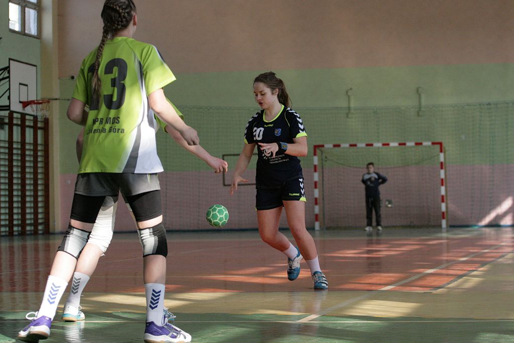 Młodziczki: UKS Dziewiątka Legnica – KPR Jelenia Góra 21:28