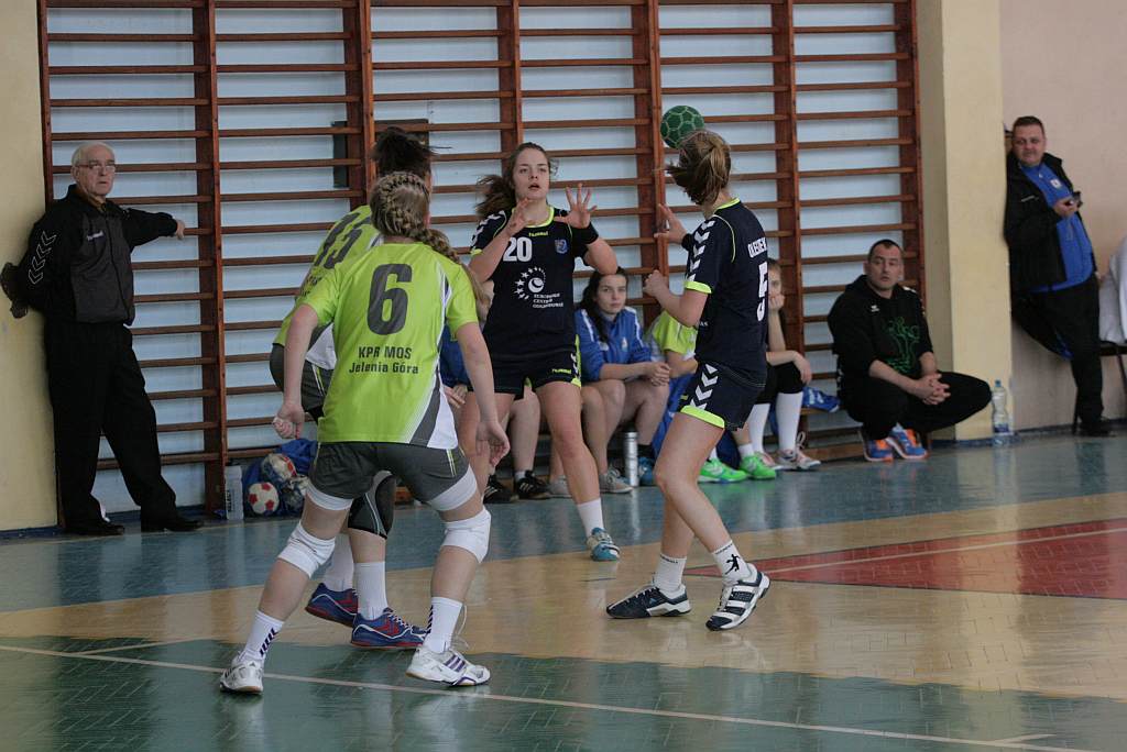 Młodziczki: UKS Dziewiątka Legnica – KPR Jelenia Góra 21:28