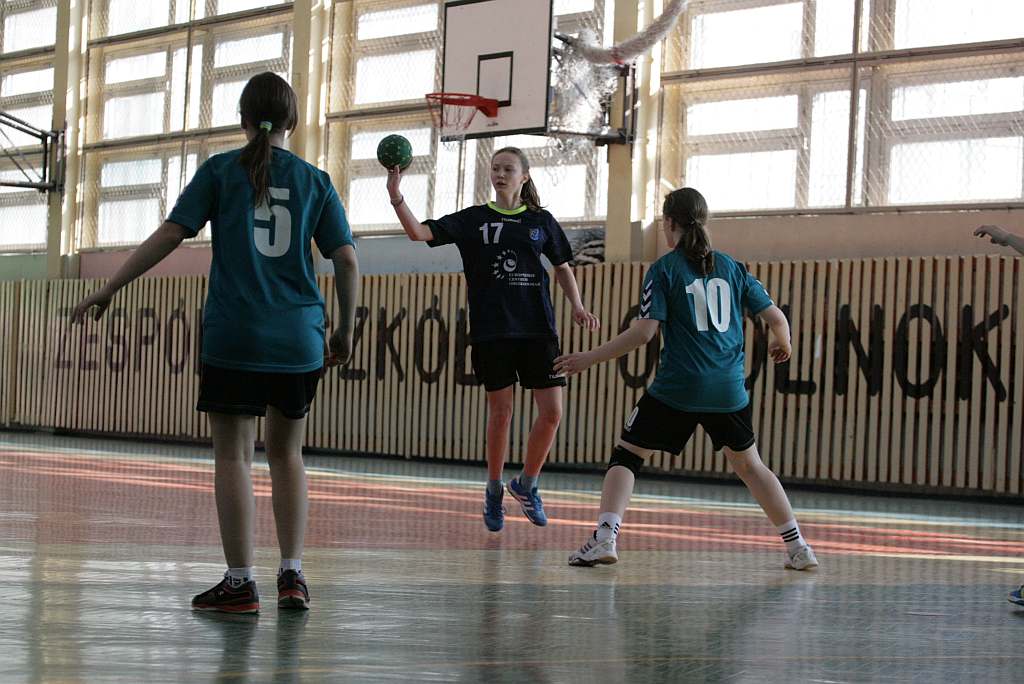 Dziewczęta: UKS Dziewiątka Legnica – Jedynka Ziębice 24:13