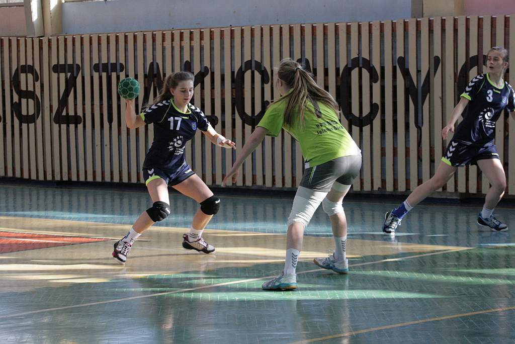 Młodziczki: UKS Dziewiątka Legnica – KPR Jelenia Góra 21:28
