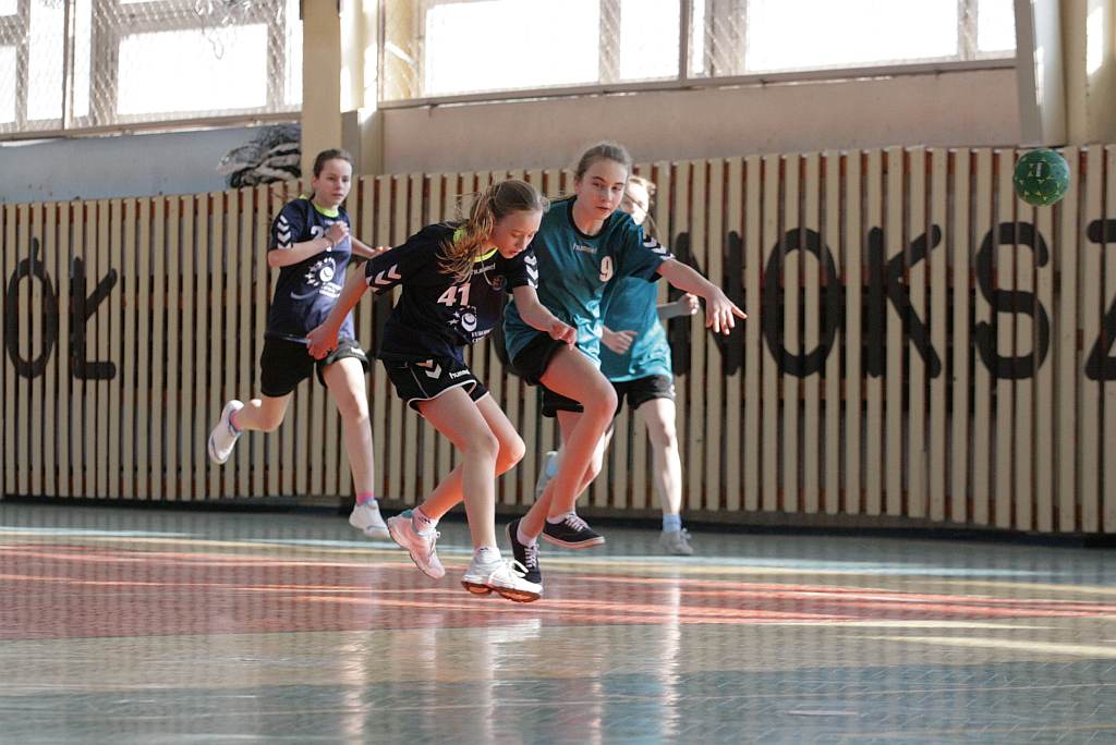 Dziewczęta: UKS Dziewiątka Legnica – Jedynka Ziębice 24:13