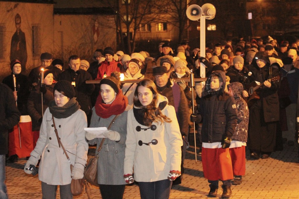 Droga Krzyżowa na osiedlu Kopernik
