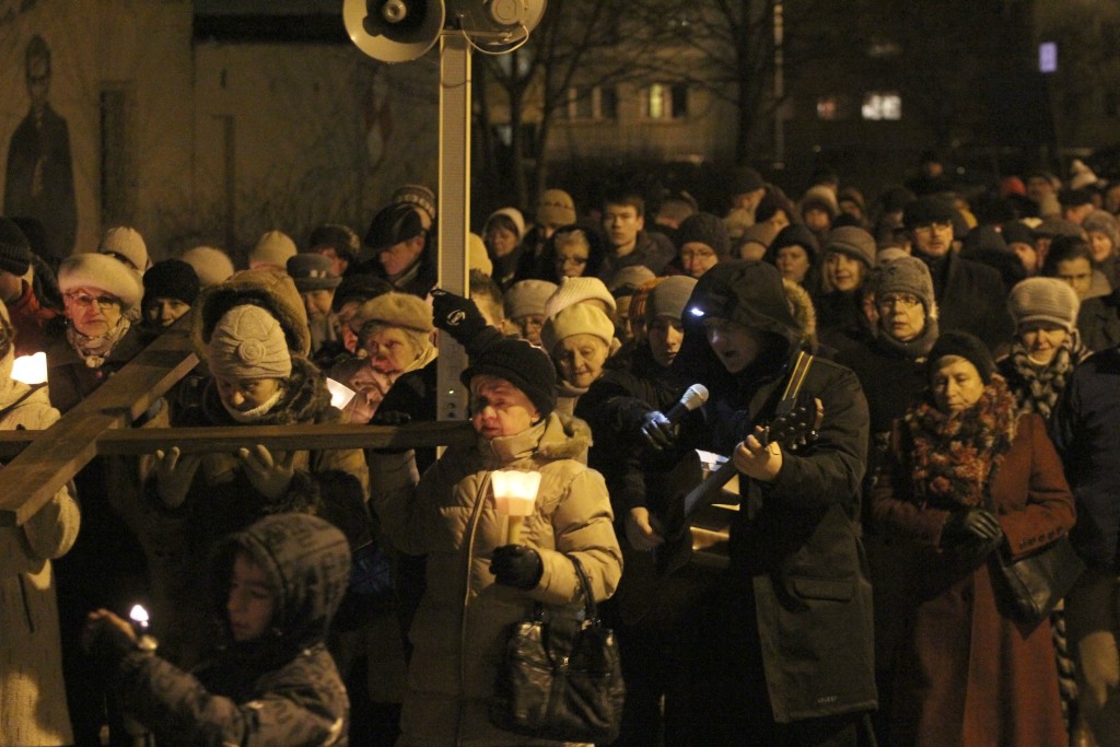 Droga Krzyżowa na osiedlu Kopernik