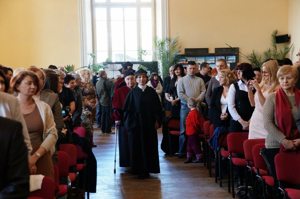 Pierwsi magistrzy pielęgniarstwa w Legnicy