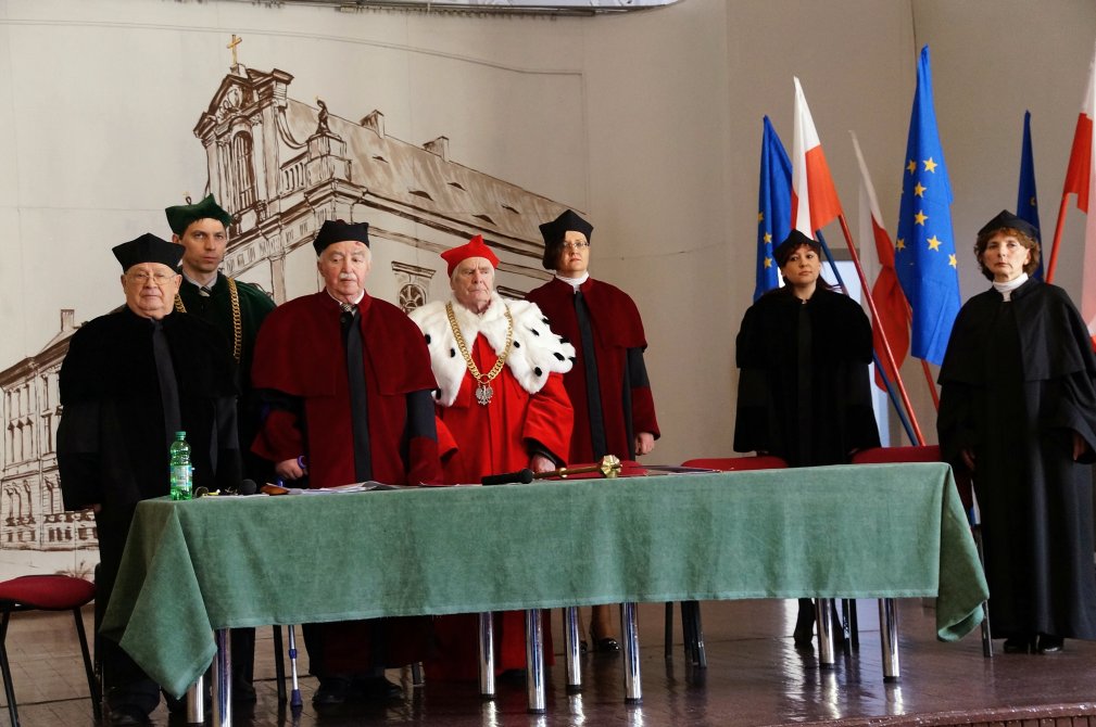 Pierwsi magistrzy pielęgniarstwa w Legnicy