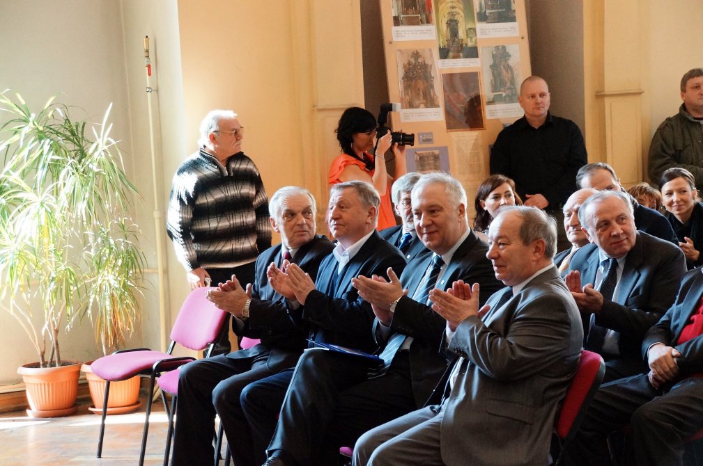 Pierwsi magistrzy pielęgniarstwa w Legnicy