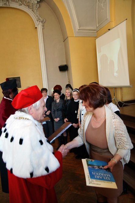 Pierwsi magistrzy pielęgniarstwa w Legnicy