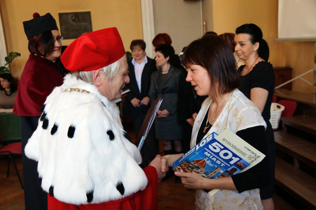 Pierwsi magistrzy pielęgniarstwa w Legnicy