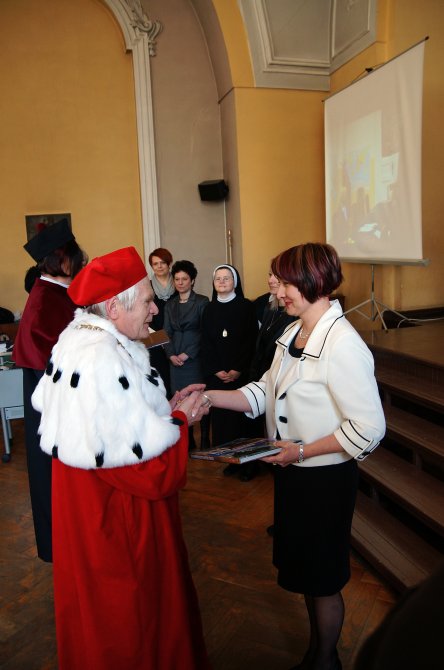 Pierwsi magistrzy pielęgniarstwa w Legnicy