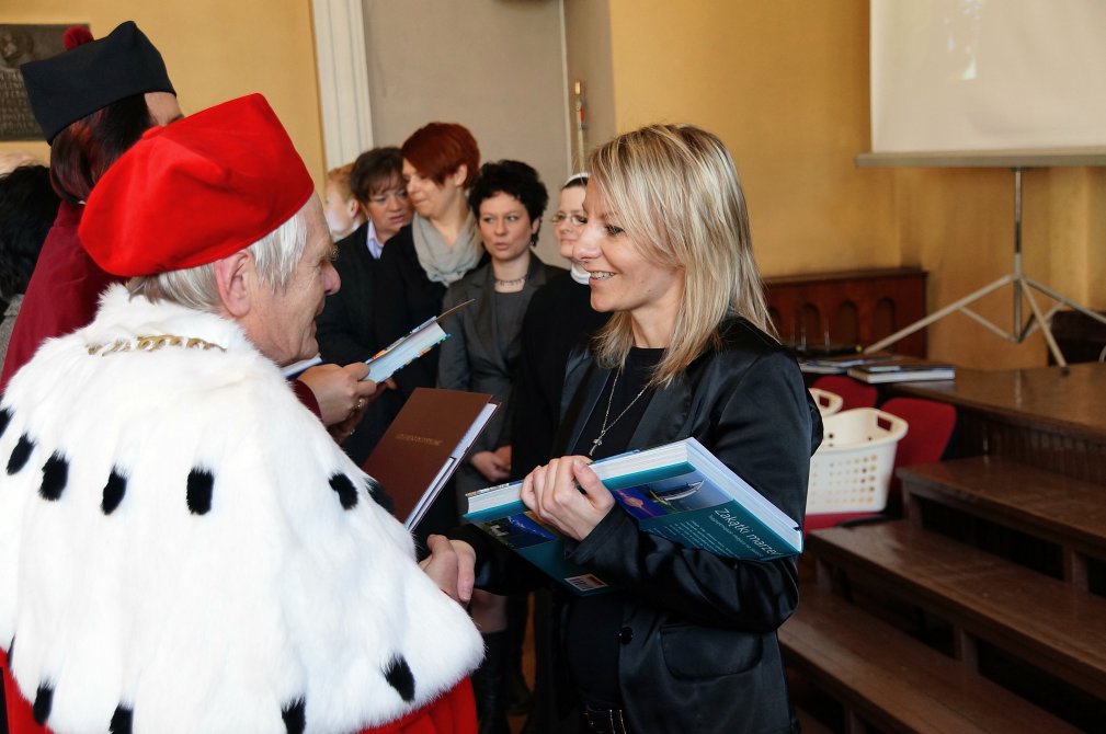 Pierwsi magistrzy pielęgniarstwa w Legnicy