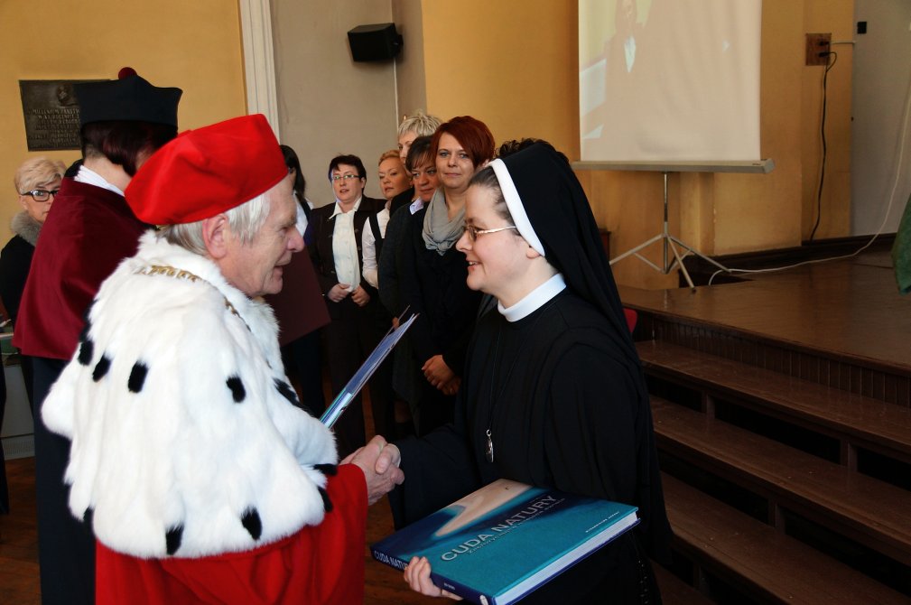 Pierwsi magistrzy pielęgniarstwa w Legnicy
