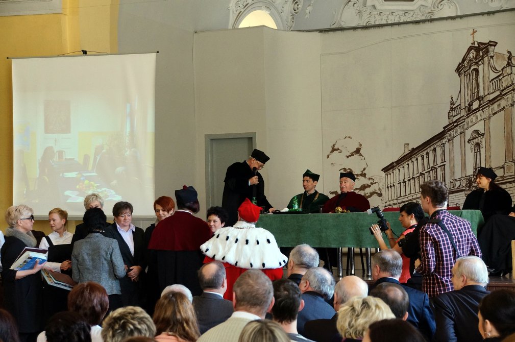 Pierwsi magistrzy pielęgniarstwa w Legnicy