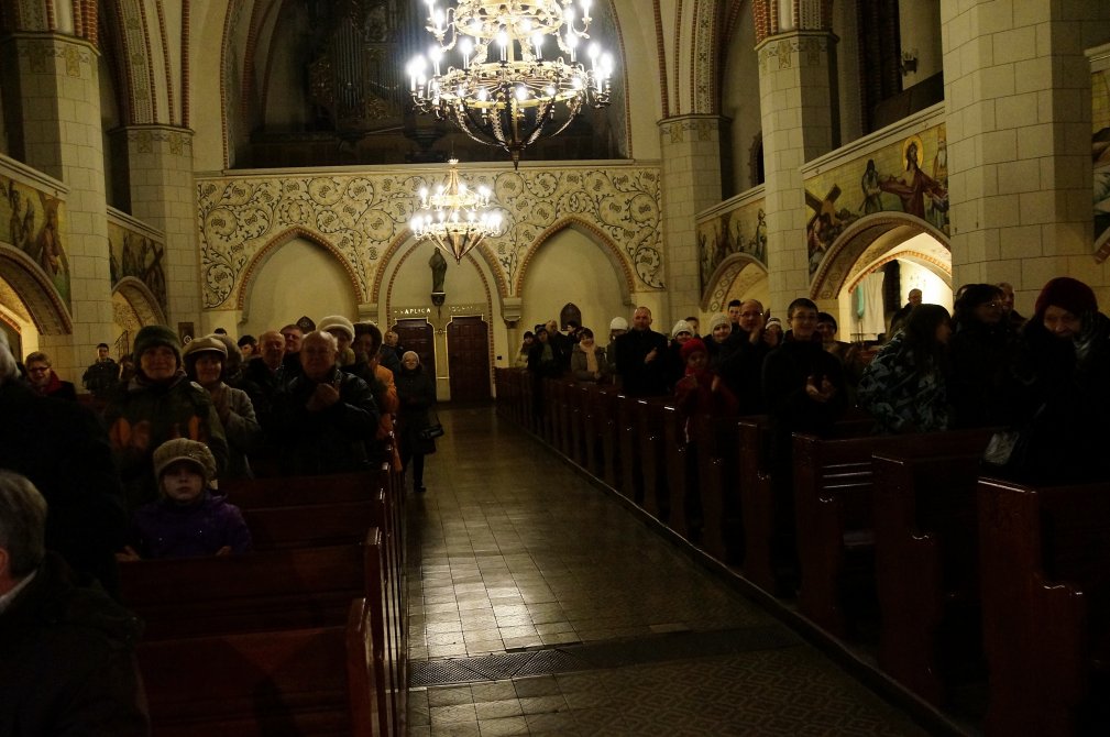 W kościele św. Jacka chór Axion