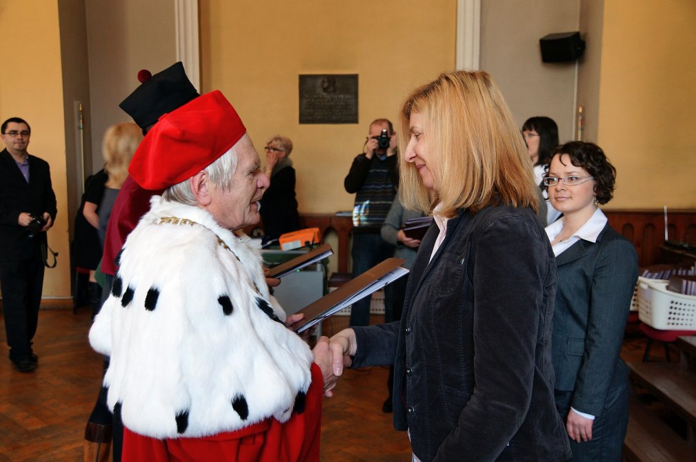 Pierwsi magistrzy pielęgniarstwa w Legnicy