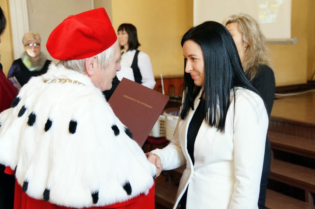 Pierwsi magistrzy pielęgniarstwa w Legnicy