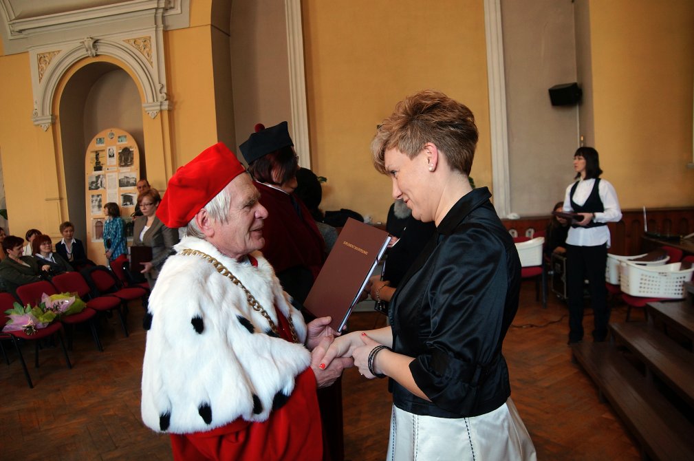 Pierwsi magistrzy pielęgniarstwa w Legnicy
