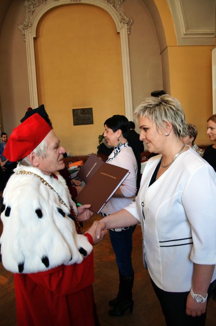 Pierwsi magistrzy pielęgniarstwa w Legnicy