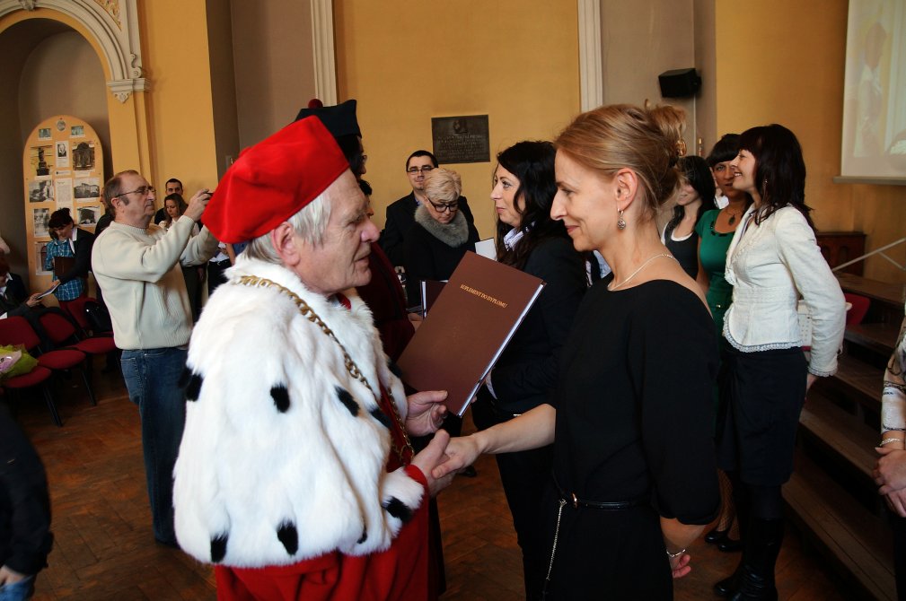 Pierwsi magistrzy pielęgniarstwa w Legnicy